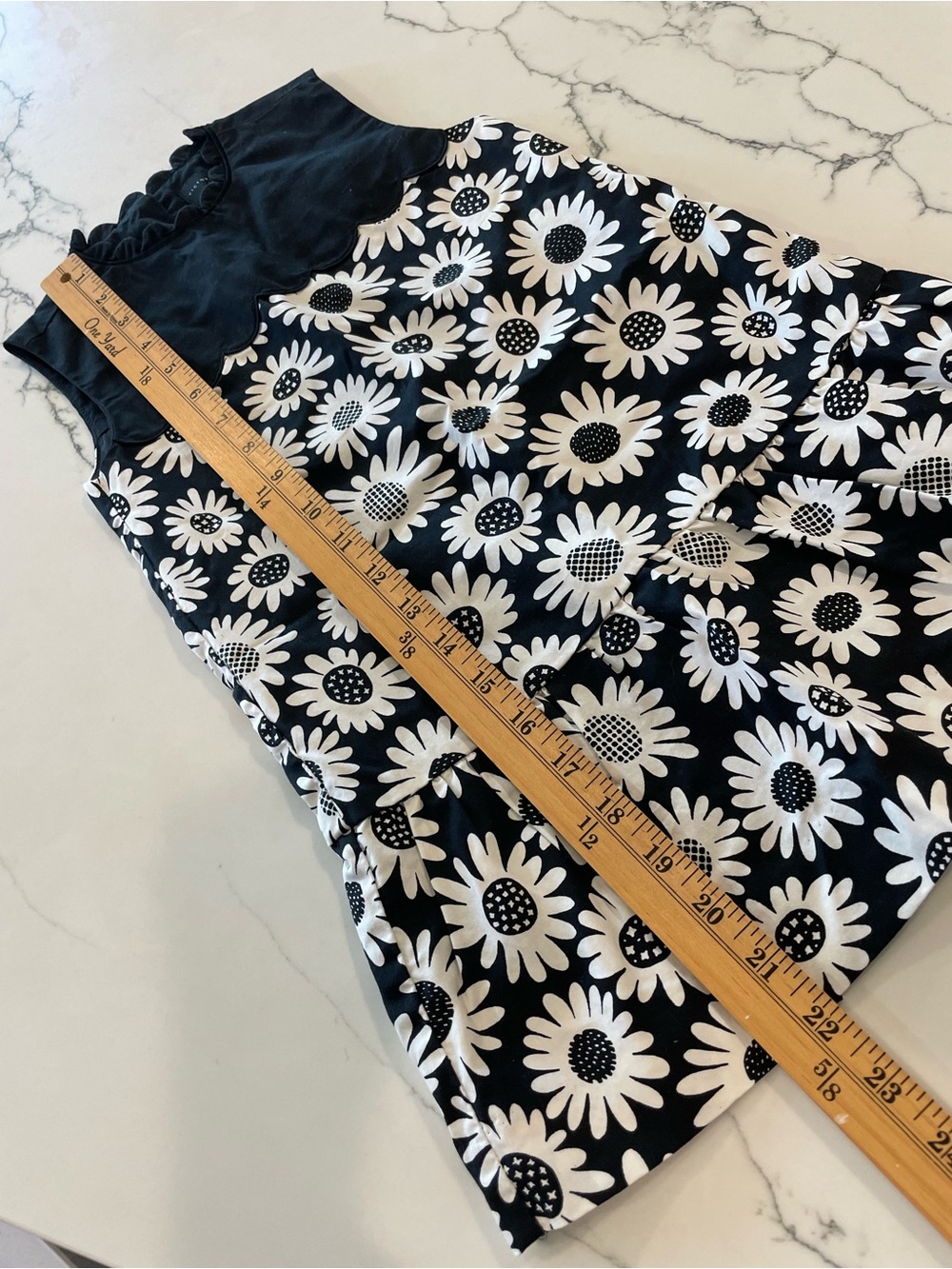 Victoria Beckham Girls Black n White Daisy Print Dress - Picture 10 of 10